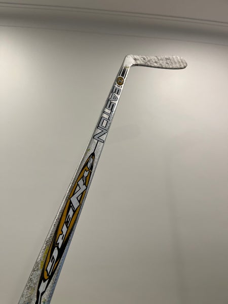 New Easton Synergy SL Sakic 110 P3 LH Composite Pro Hockey Stick - Mid Curve