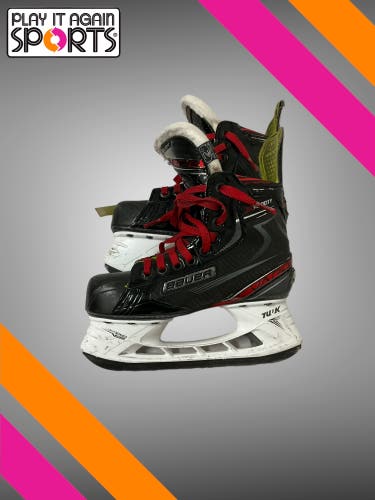 Used Bauer Regular Width Size 2 Vapor X Hockey Skates