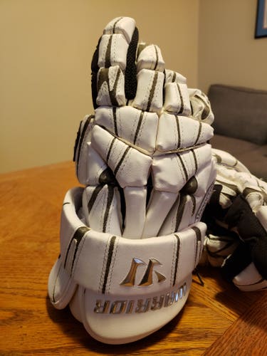 Warrior Mac Daddy 3 Lacrosse Gloves 13" White w/silver accents. CLEAN