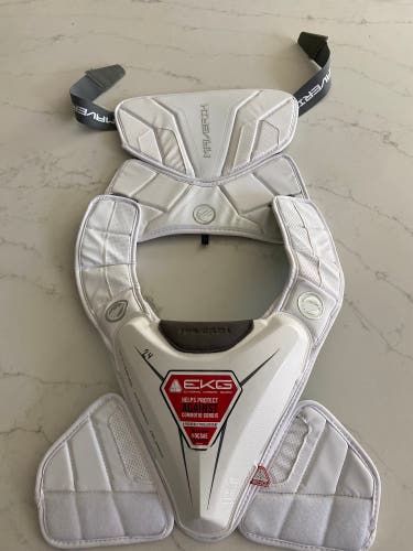 New Large Maverik M5 Shoulder Pads