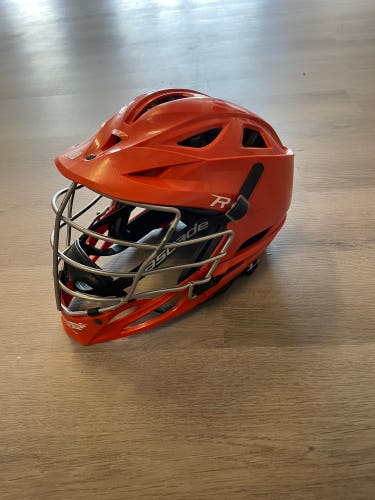 Player's Cascade R Helmet