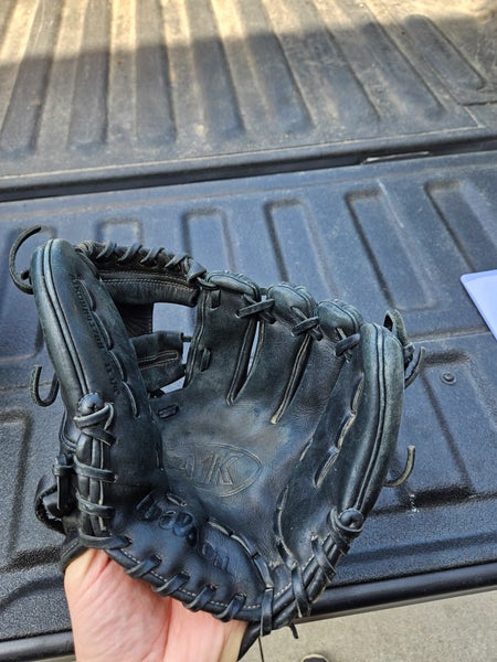 Used Wilson Right Hand Throw Infield A1k Baseball Glove 11.25"