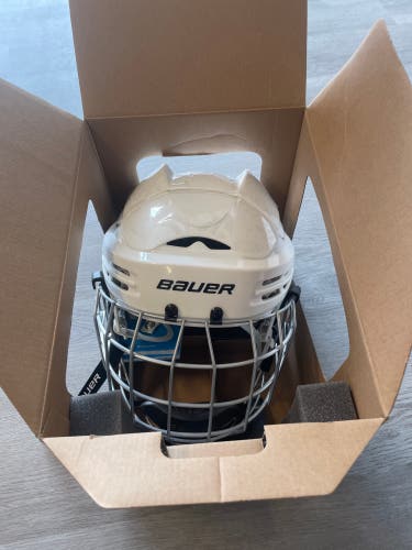New Large Bauer 5100 Helmet
