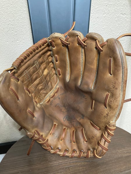 Re-laced/reconditioned 1960s Rawlings XFCB17 “Brooks Robinson” Model-12’ RHT