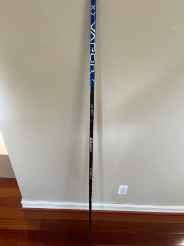 Senior Right Handed Mid Pattern Pro Stock Vapor Hyperlite Hockey Stick