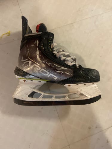 Used Bauer  Size 9 Vapor Hyperlite Hockey Skates