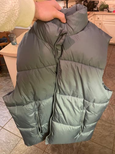 Old Navy Men’s Puffer Vest XL Grey