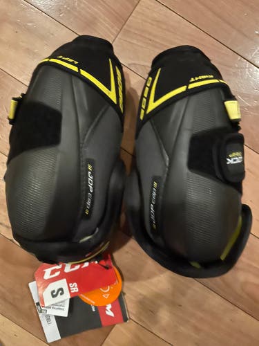 New Small CCM Tacks 9080 Elbow Pads