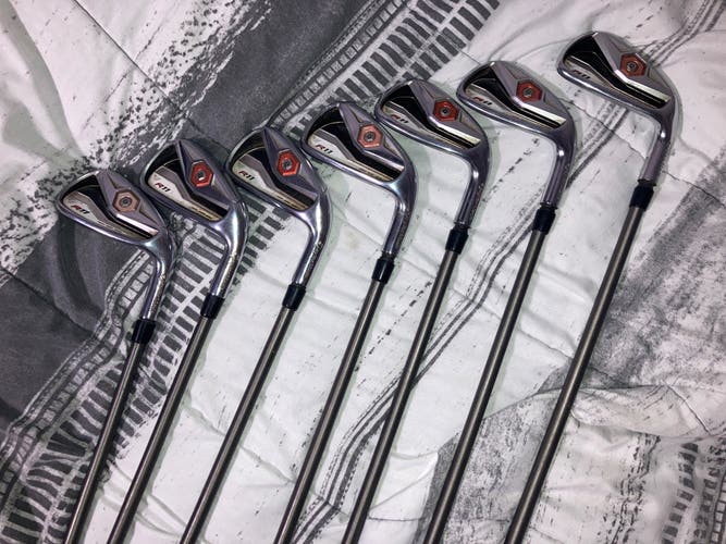 *MAKE OFFER WANT TO SELL QUICK* Men's Right Handed Steel fiber Graphite Shaft R11 Iron Set 4-PW