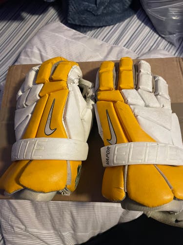 Used Nike Large Vapor Elite Lacrosse Gloves