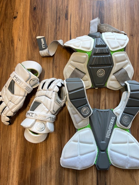 Used Adult Medium Maverik M5 Shoulder Pads