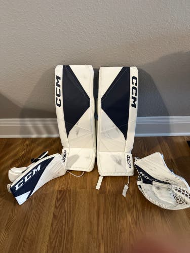 CCM Axis 2.9 Goalie Pads 32+1. Glove and Blocker Intermediate Eflex 5.9