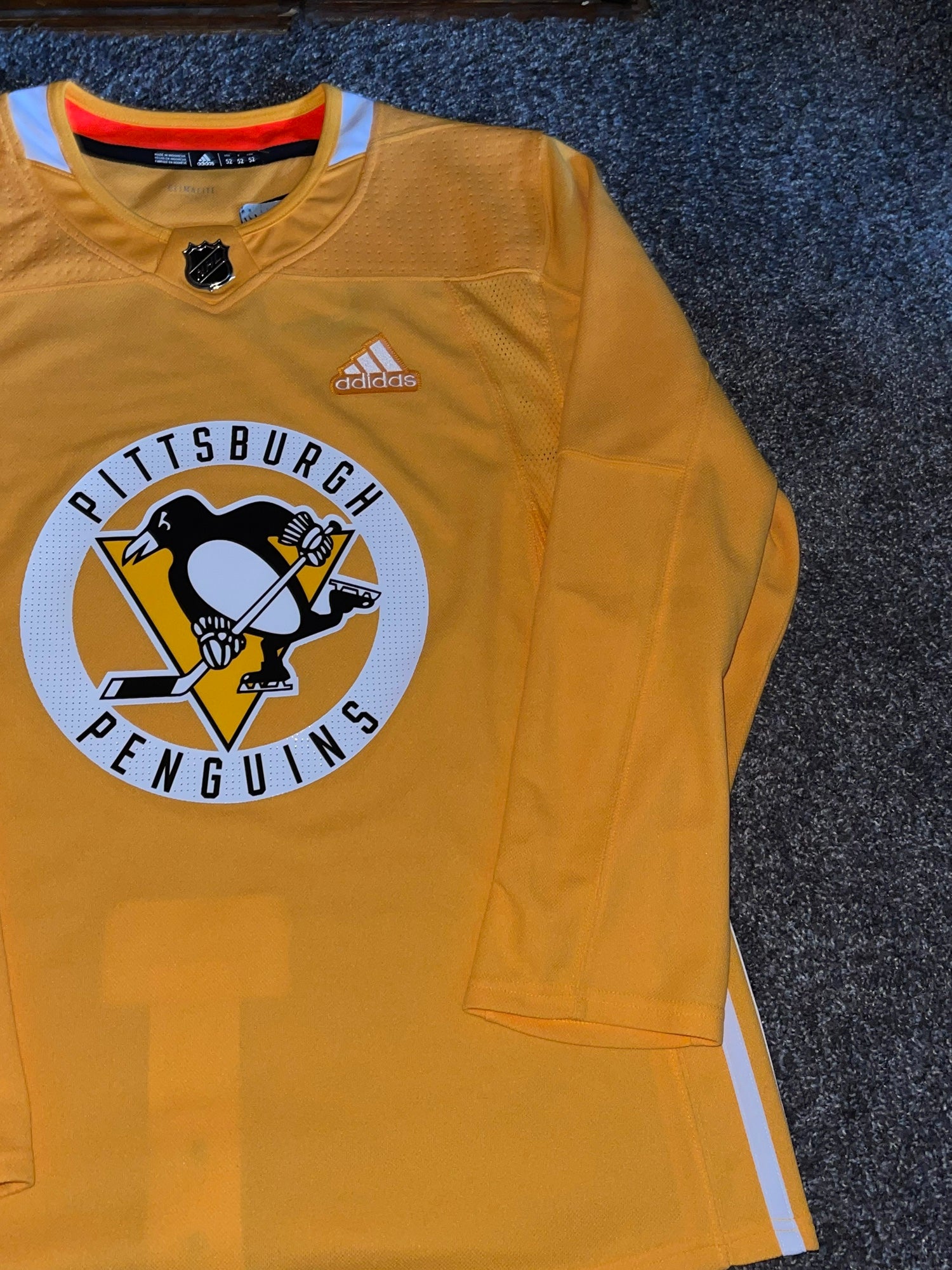 Autographed Adidas Marino Pittsburgh Penguins Reverse Retro NHL Hockey  Jersey 52