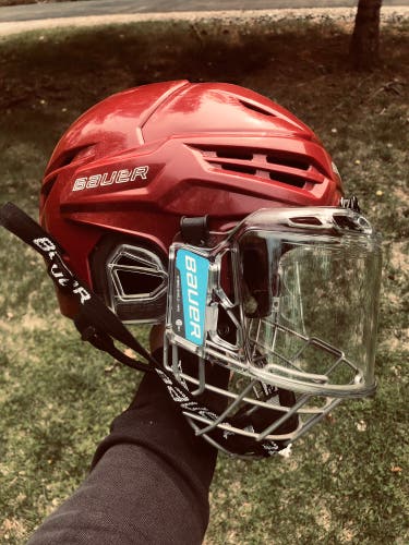 Used Maroon Medium Bauer  Re-Akt 95 Helmet With Hybrid Mask