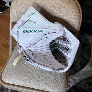 Used Bauer 580 glove