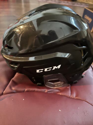 Large CCM Tacks 310 Helmet