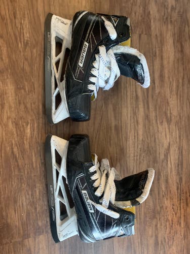 Used Bauer Regular Width  Size 5 Supreme 1S Hockey Goalie Skates