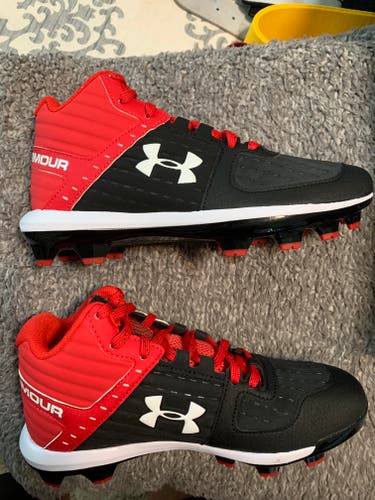 Red Youth New Kid's Size 4.5 (Women's 5.5) Molded Cleats Under Armour High Top Yard low