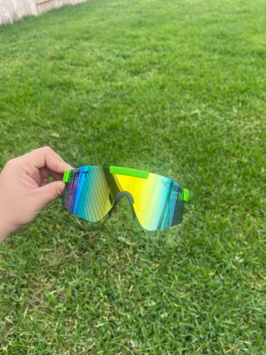 Fit viper sunglasses