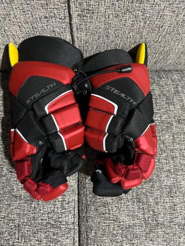 New Player's Easton Stealth core Lacrosse Gloves 12"