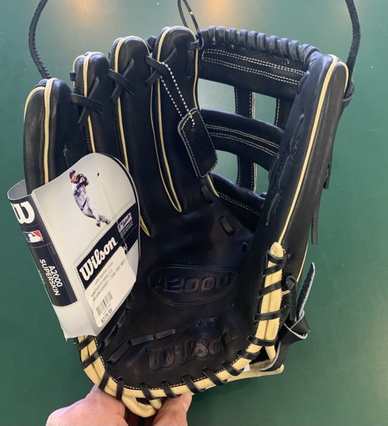New 2019 Wilson Left Hand Throw Outfield A2000 Baseball Glove 12.75"