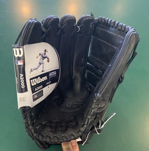 New 2018 Wilson Left Hand Throw Outfield A2000 Baseball Glove 12.5"