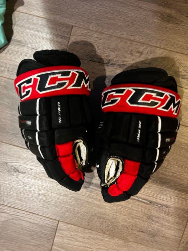CCM 14" Tacks 4 Roll Pro Gloves