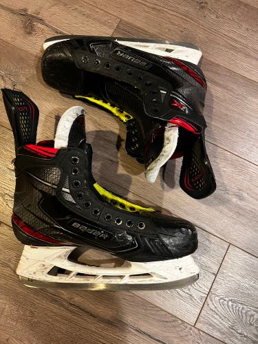 Used Bauer Regular Width Size 10 Vapor 2X Hockey Skates