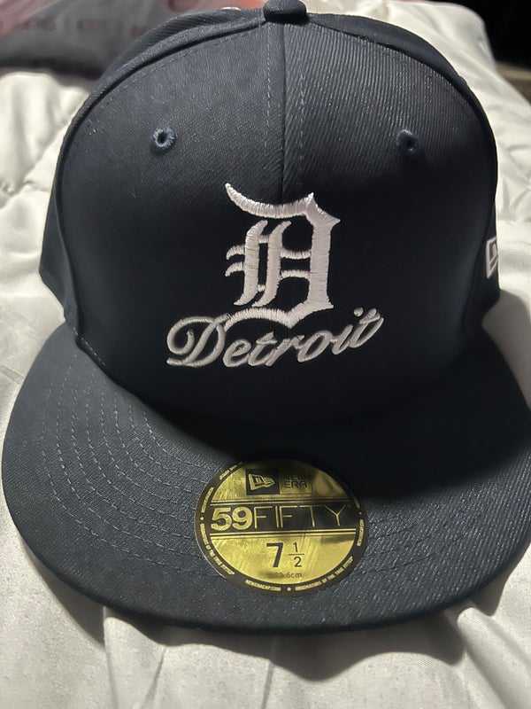 Detroit Tigers Hat Baseball Cap Fitted 7 1/2 New Era Mens Blue