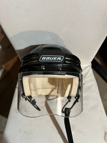 Used Large Bauer  HH3000L Helmet