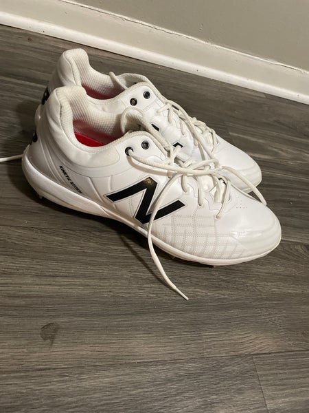 New Balance Men's 4040v5 Low Metal Baseball Cleats