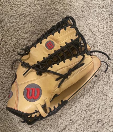 Outfield 12.75" A2000 Baseball Glove