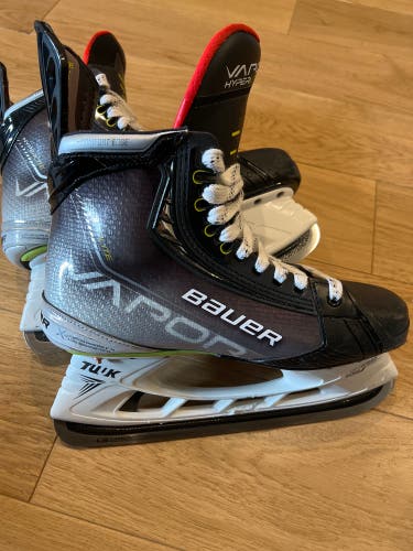 Bauer Vapor Hyperlite 9.5 Hockey Skates