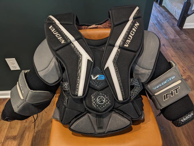 Used Large Vaughn Velocity V9 Goalie Chest Protector