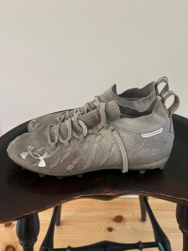 Gray Men's Molded Cleats Low Top Highlight