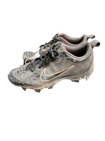 Used Nike TROUT CLEATS Senior 9.5 Baseball and Softball Cleats