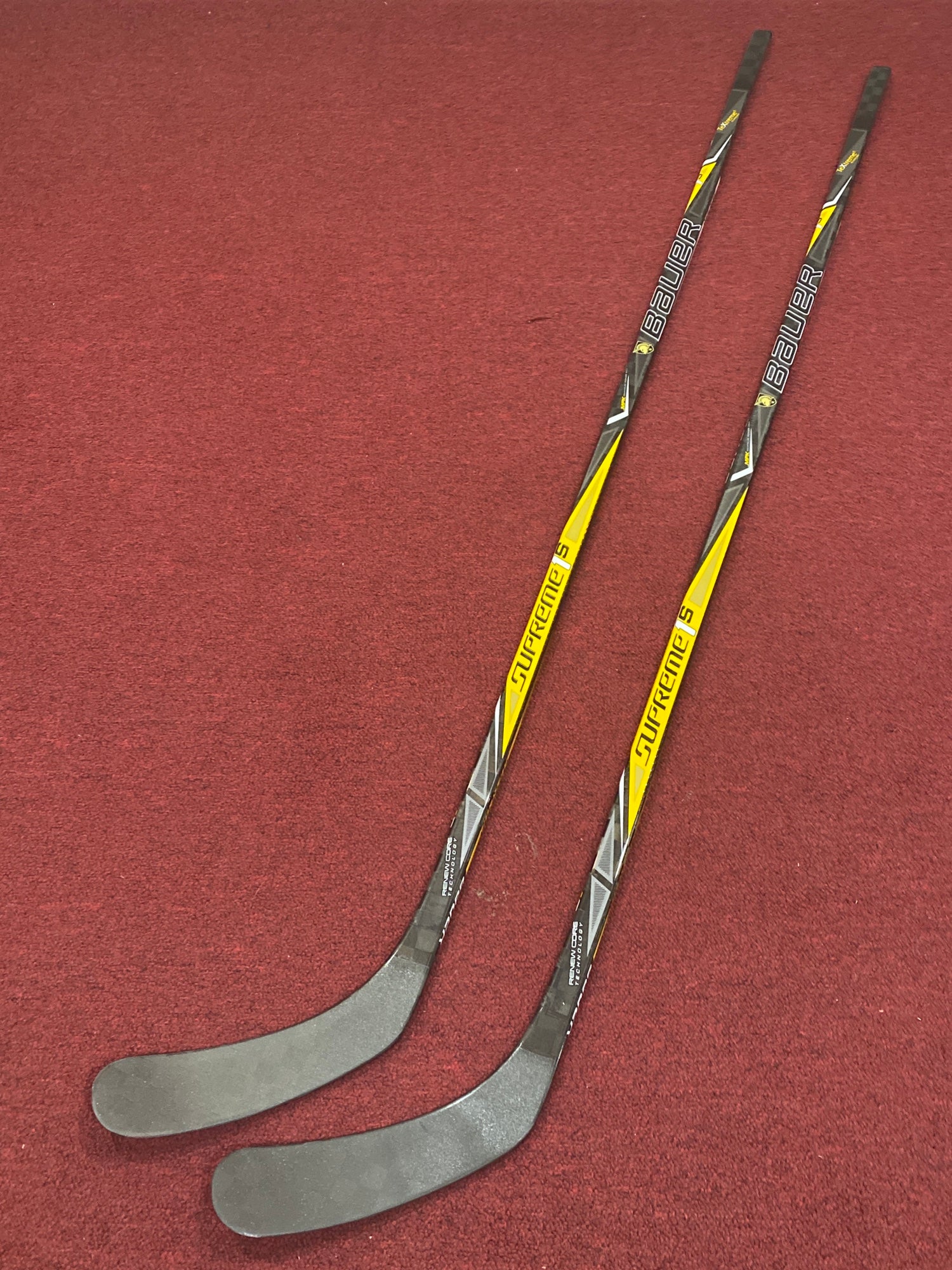 STICK BAUER SUPREME 1S GRIP S17 YTH