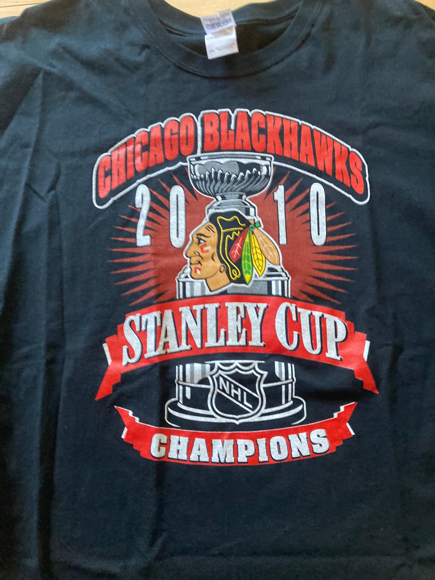 CHICAGO BLACKHAWKS 2013 STANLY CUP CHAMPIONS SIZE XL WHITE SHORT SLEEVE  T-SHIRT