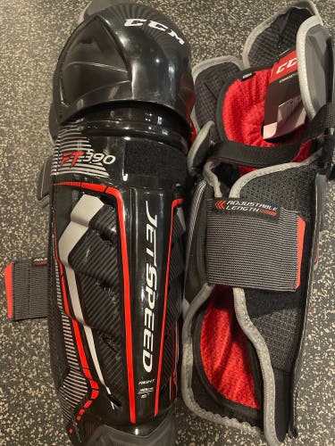 New CCM  JetSpeed FT390 Shin Pads