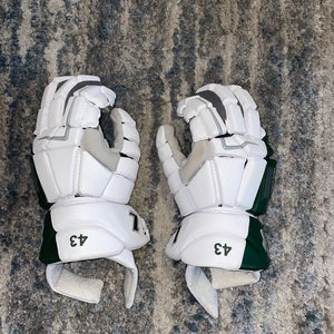 Loyola Men’s Under armour lacrosse gloves