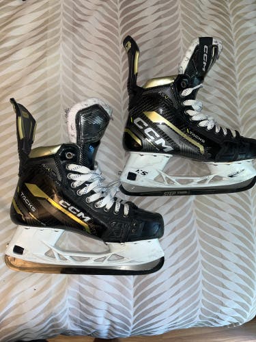 Used CCM Tacks AS-V Pro Hockey Skates 8.0 regular width