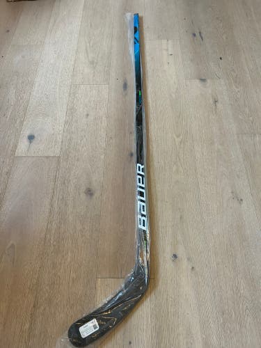 Brand New Senior Right Handed P92  Nexus Geo Hockey Stick