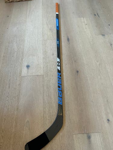 Senior Right Handed P92 Pro Stock Team Nexus Hockey Stick