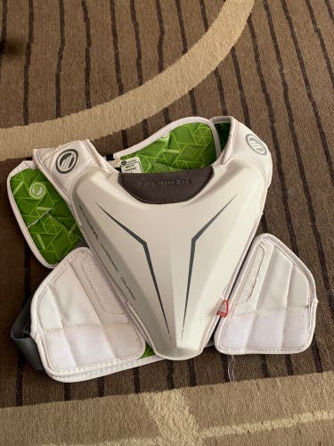 Adult Medium Maverik M5 Shoulder Pads