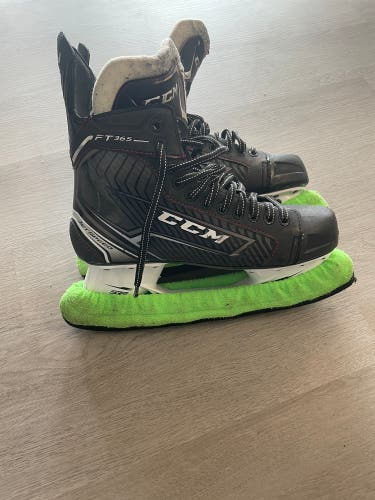 Used CCM Size 9 JetSpeed FT365 Hockey Skates