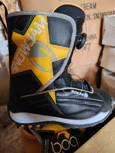 NEW SnowJam Warrior Boa Junior All Mountain Snowboard Boots