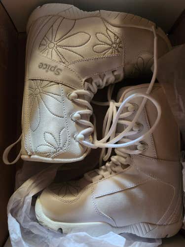 NEW Spice SD Supreme Adult Women's Beginner Lace-Up Snowboard Boots