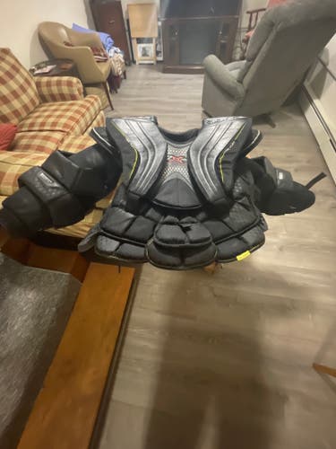 Used Small Bauer Vapor 2X Pro Goalie Chest Protector