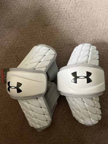 New Large Under Armour VFT III Elbow Pads