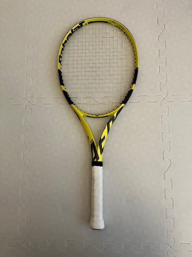 Babolat Pure Aero Team Tennis Racquet